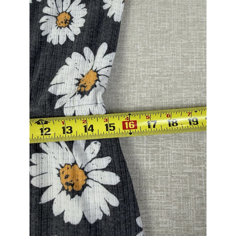 LuLaRoe Women’s S Gray Daisy Floral Short Sleeve Romper Jumpsuit Pockets - Picture 6 of 10